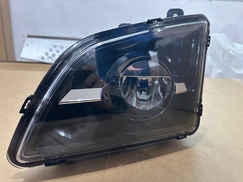GA-V-097B-L*VOLVO VNL 2018+ Fog Lamp Normal Black