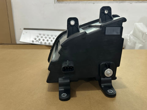 GA-V-097B-R*VOLVO VNL 2018+ Fog Lamp Normal Black