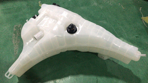 GA-A9013 Water Reservoir Tank For Freightliner Cascadia 2008 2009 2010 2011 2012 2013 2014 2015 2016 2017