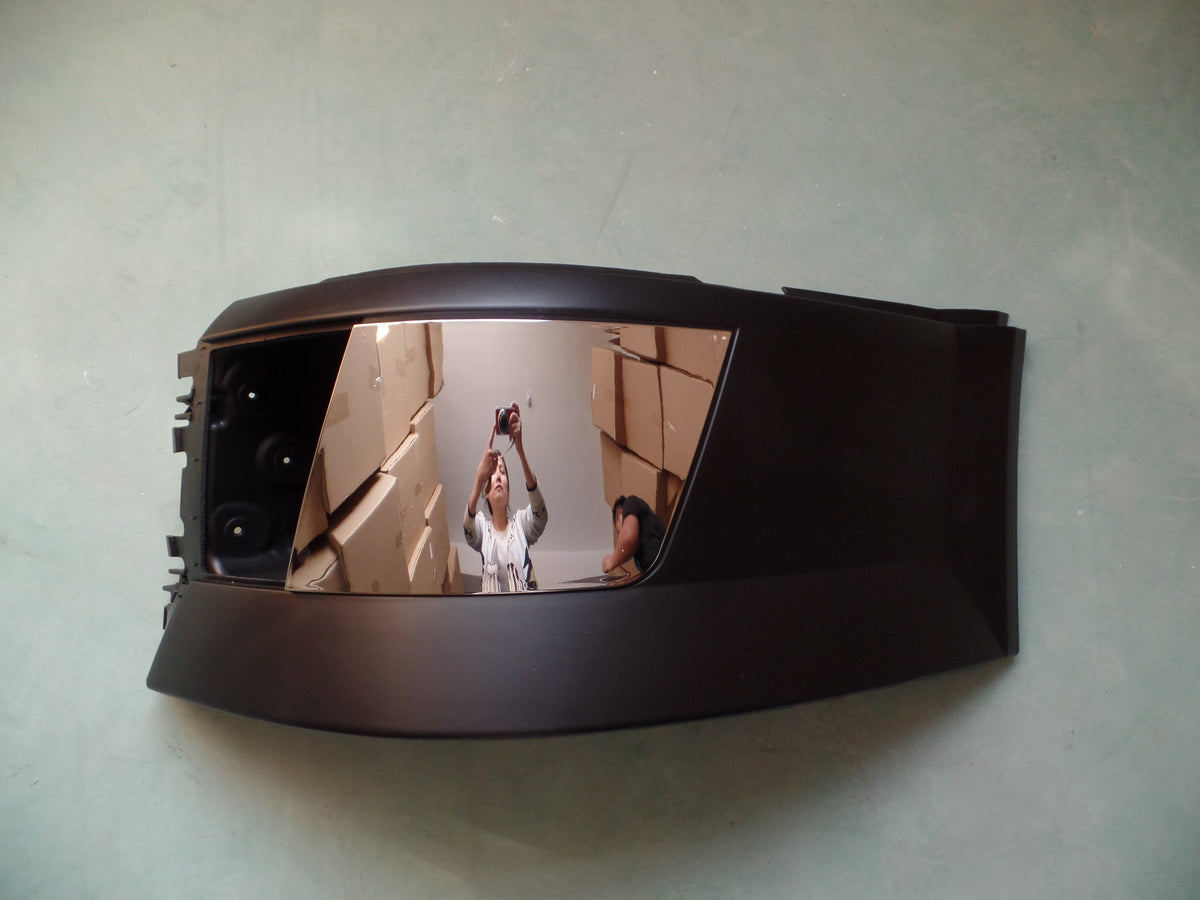 GA-V-015B-R*VOLVO VNL 2004 2005 2006 2007 2008 2009 2010 2011 2012 2013 2014 2015 SIDE BUMPER WITH COVER WITH HOLE