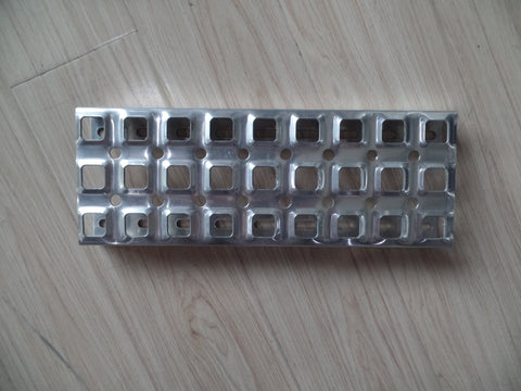 GA-V-021*VOLVO VNL 2004 2005 2006 2007 2008 2009 2010 2011 2012 2013 2014 2015 STEP  34*12.5CM